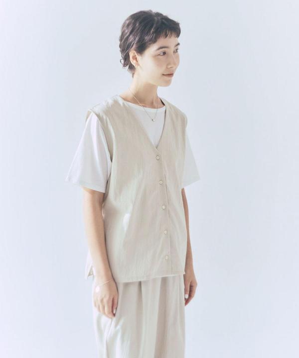 sheer satin　V ネックベスト
