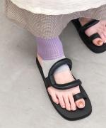 N SANDALS