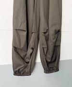 高密度60/1サテン近江晒パラシュートパンツ