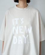 ラフィ天竺　プリントT(IT'S A NEW DAY)