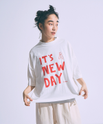 ラフィ天竺　プリントT(IT'S A NEW DAY)