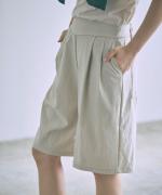 sheer satin タックハーフパンツ